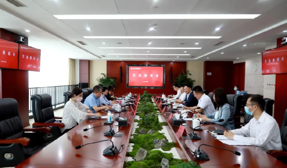 余紅輝與南方科技大學(xué)教授、工程技術(shù)創(chuàng)新中心（北京）主任胡清一行交流座談