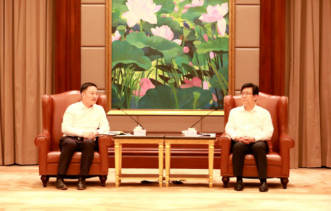 余紅輝拜會(huì)福建省省長(zhǎng)趙龍并共同見(jiàn)證中林集團(tuán)與福建省人民政府簽署戰(zhàn)略合作協(xié)議